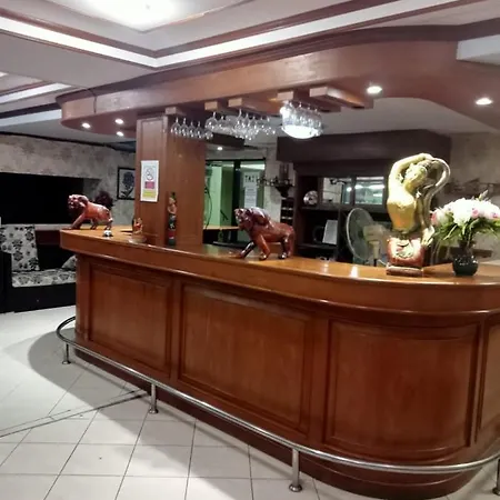 Kingfisher House And Bar